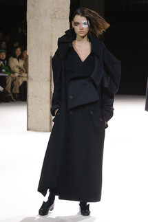 Yohji Yamamoto Fall 2018 Ready-to-Wear , Ёдзи Ямамото осень зима 2018 , Fashion show , неделя моды в Париже , PFW , Mainstyles